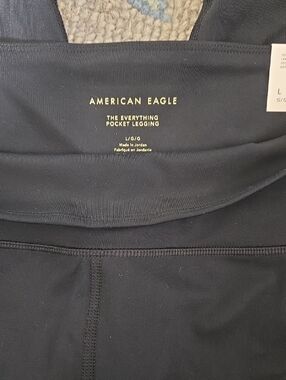 American Eagle Outfitters Black High-Rise Pocket Leggings